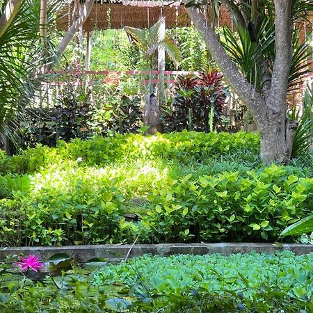 Centro Bajo Hotel & Resto Labuan Bajo Zewnętrze zdjęcie