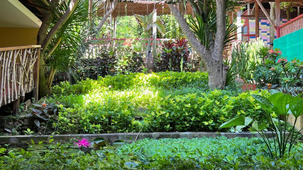 Centro Bajo Hotel & Resto Labuan Bajo Zewnętrze zdjęcie
