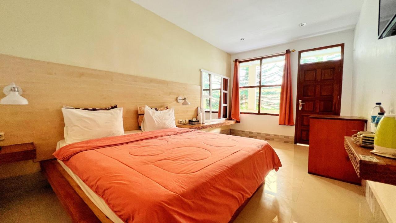 Centro Bajo Hotel & Resto Labuan Bajo Zewnętrze zdjęcie
