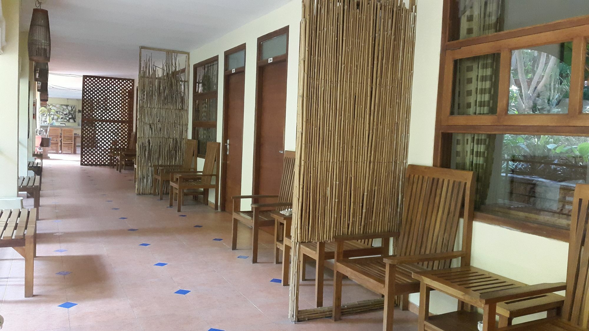Centro Bajo Hotel & Resto Labuan Bajo Zewnętrze zdjęcie